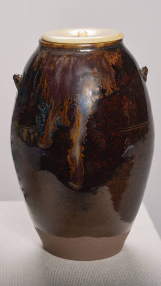 Takatori ware tea caddy with handles and dohimo (a line around the midsection)