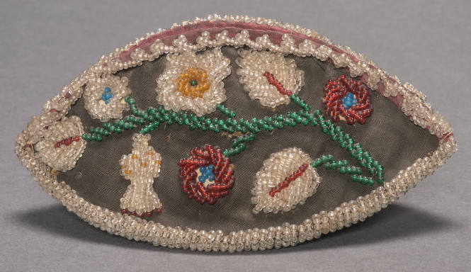 Three-sided pinch purse with flower design