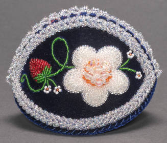 Pinch purse, with hummingbird, strawberry, and strawberry flower design