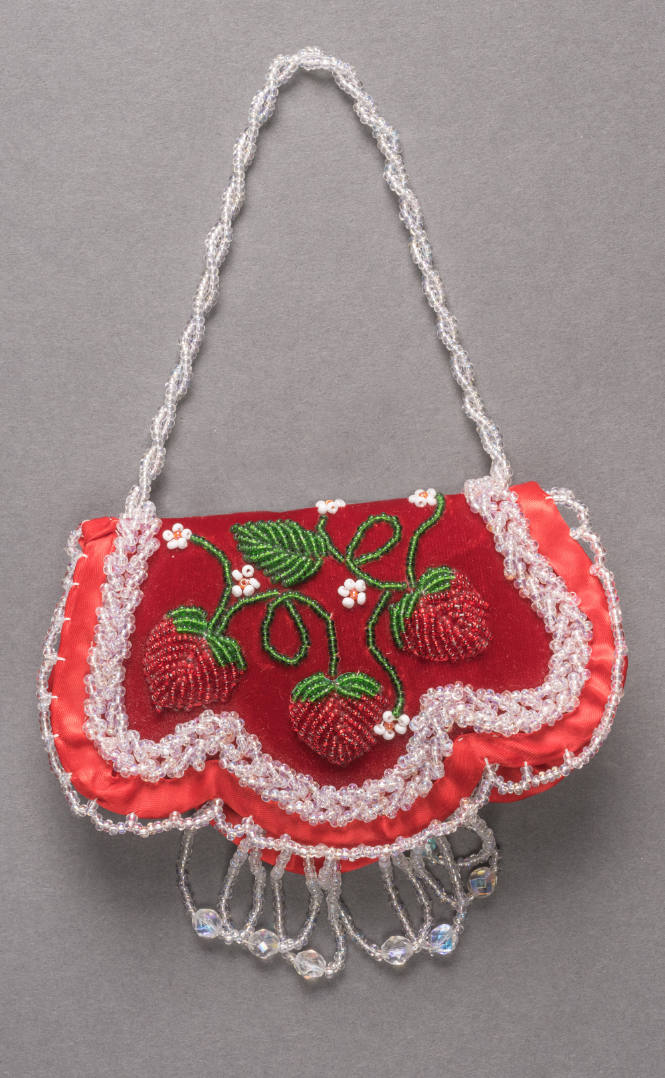 Needle case/pincushion with strawberry flower design