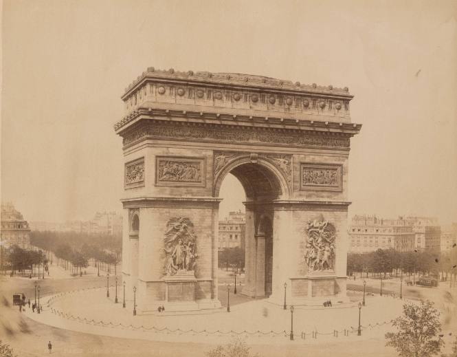 157 Paris. L'Arc de Triomphe