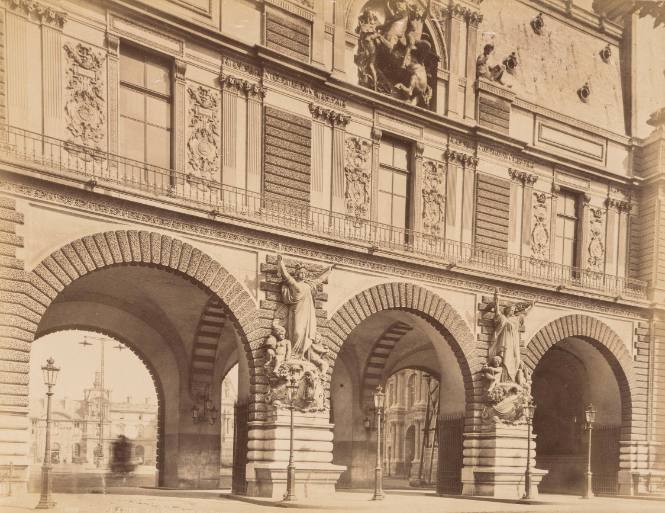688 Paris. Les Guichets de Louvre