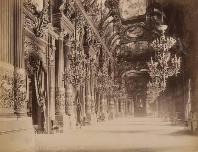 149 Paris. Le Foyer de