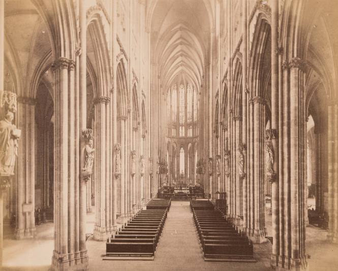 Colocque Cathedral, Inside