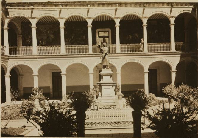 Details and setting of Marion Greenwood's frescos in Morelia