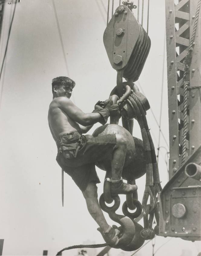 Derrick Man, Empire State Building